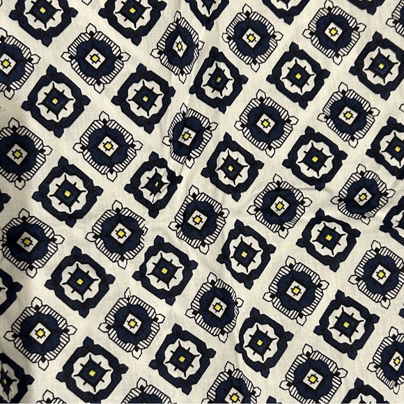 New JCrew button down Size 8 - Picture 2 of 6